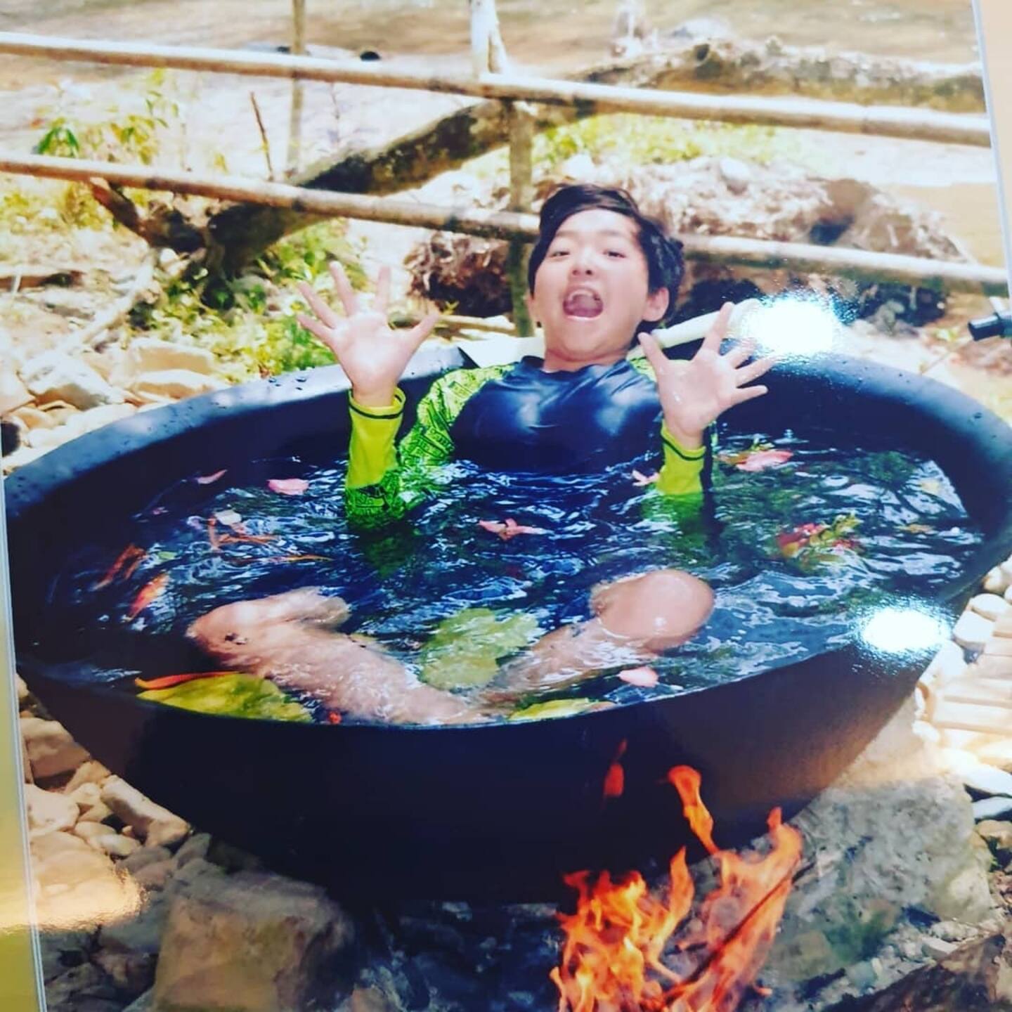 A young Junyong vacationing in the Philippines